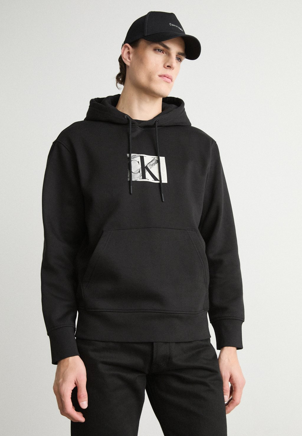 

Толстовка SMALL BOX HOODIE Calvin Klein Jeans, черный