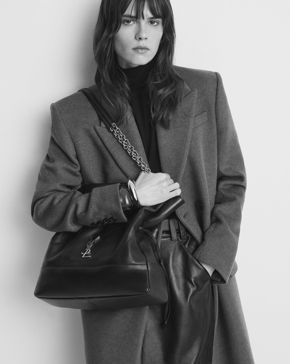 Сумка JAMIE SHOPPING из овечьей кожи Saint Laurent, серый/серебряный — фото 2