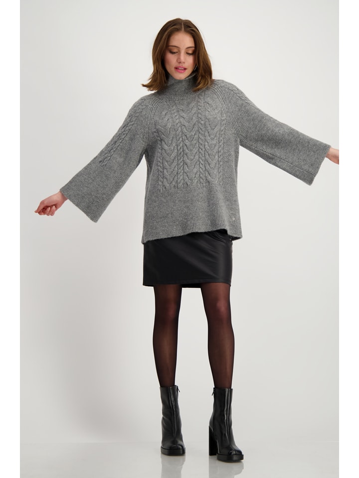 

Свитер серого цвета monari