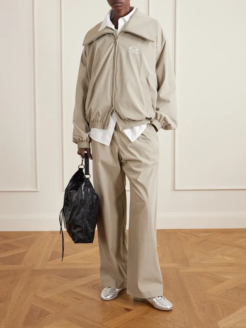 Увеличенная спортивная куртка из ткани с вышивкой BALENCIAGA, бежевый — фото 2