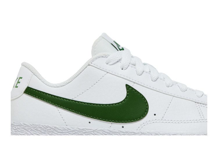 Кроссовки Nike Blazer Low GS 'White Forest Green', белый — фото 3