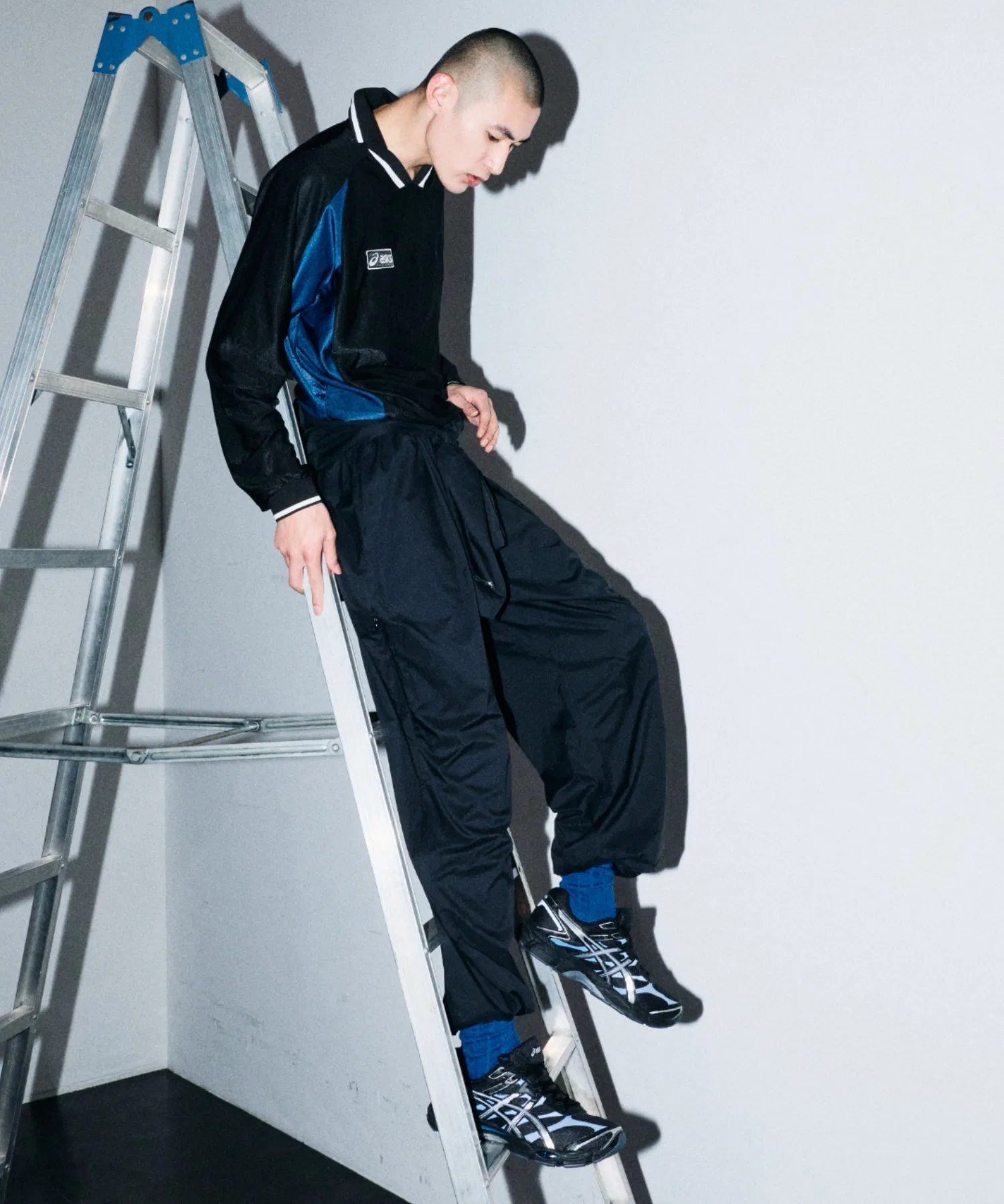 Унисекс кроссовки для бега GEL-CUMULUS 16 ASICS чёрные — фото 4