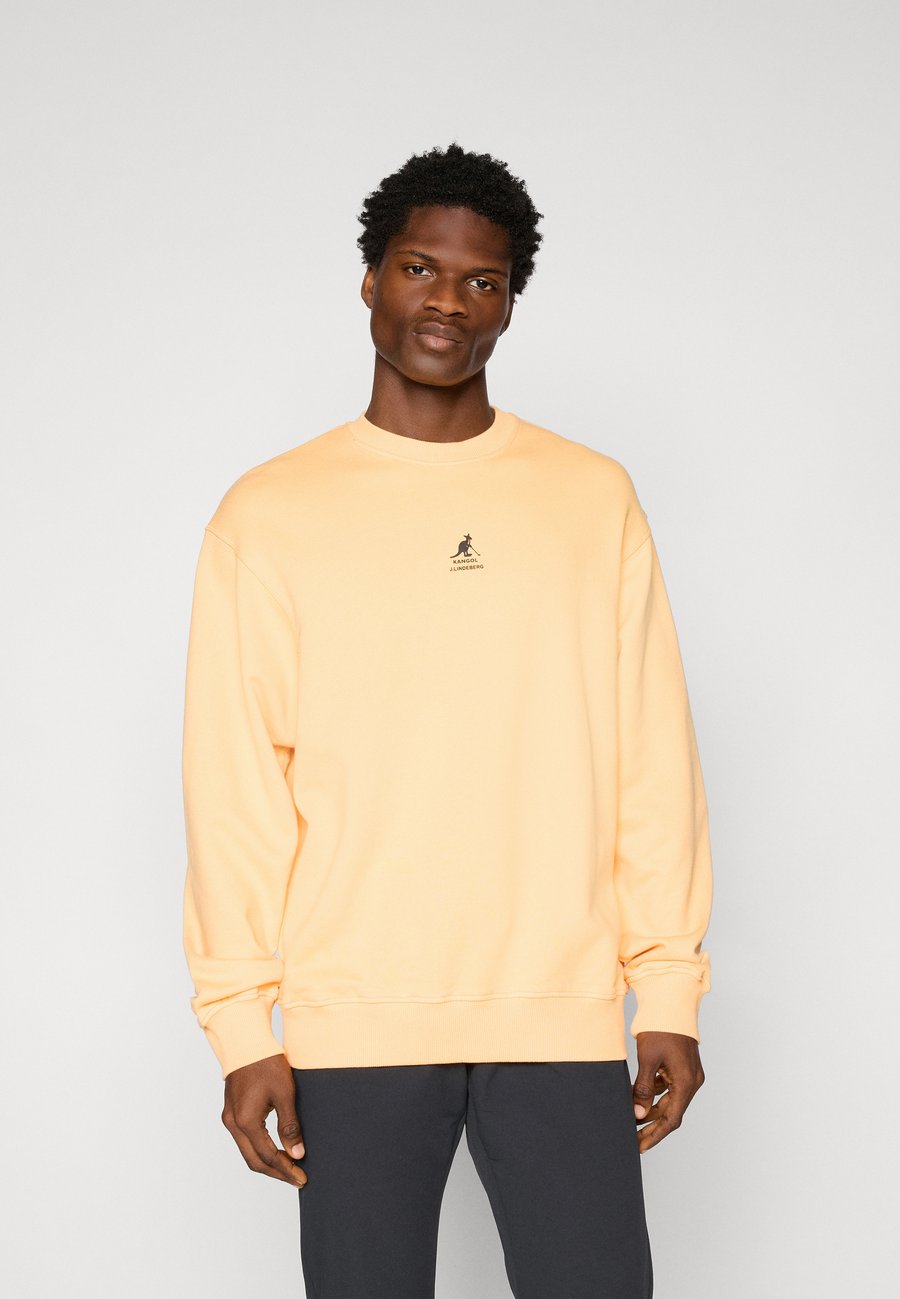 

Толстовка J.LINDEBERG Sports ROBERTO KANGOL CREWNECK, Mock Orange/Orange