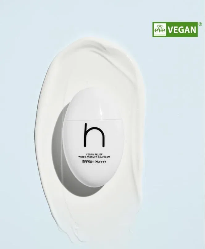 Солнцезащитный крем Hamel Vegan Relief Water Essence Sunscreen SPF50+ PA++++ 50 мл Generic — фото 4