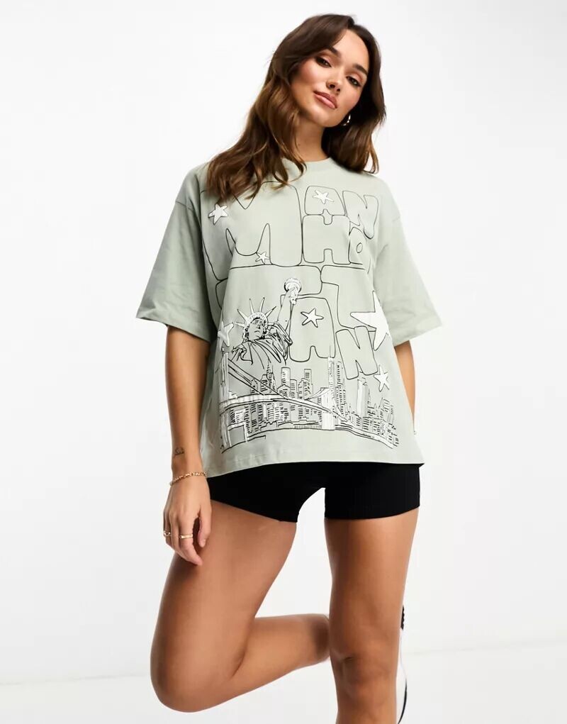 

Зеленая футболка оверсайз с массивным принтом звезд Манхэттена ASOS