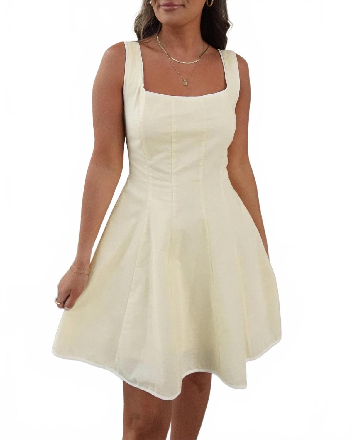 

Льняное платье с квадратным вырезом в масляно-желтом цвете Strut & Bolt