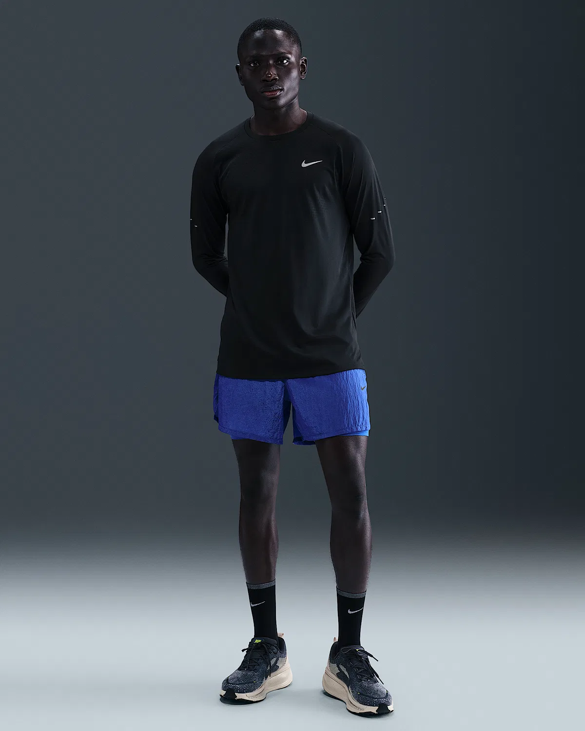 Мужская длинная футболка для бега Nike Stride Dri-FIT ADV, Black — фото 4