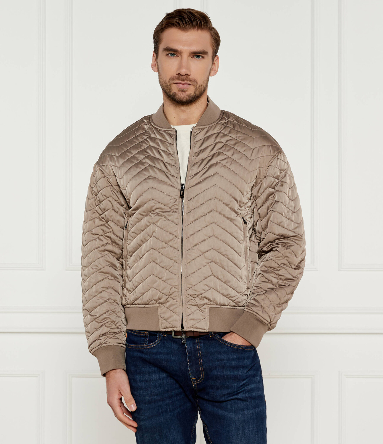 

Куртка Emporio Armani Regular Fit, бежевый