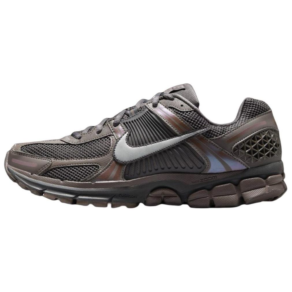 

Nike Zoom Vomero 5 Cave Stone Коричневая