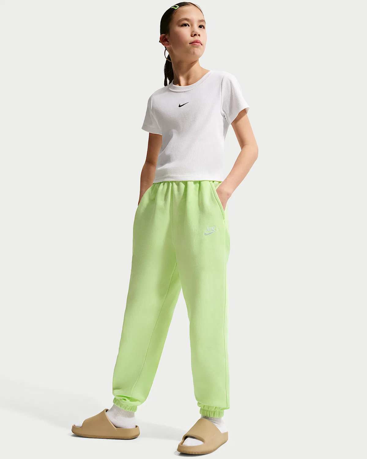 Детские свободные штаны Nike Sportswear Club Fleece, Light Liquid Lime/Light Liquid Lime/White — фото 4