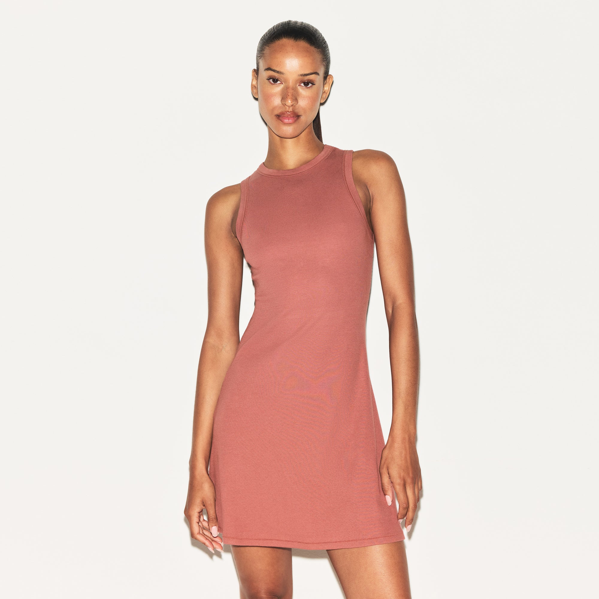 

Платье-майка SKIMS COTTON RIB, цвет redwood