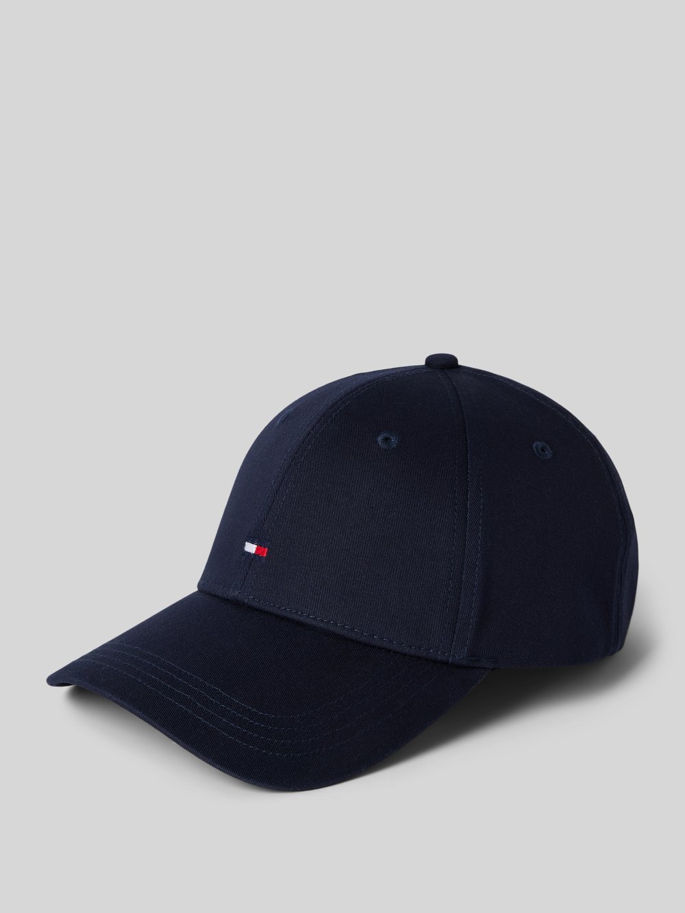 

Бейсболка с пришитой этикеткой Tommy Hilfiger