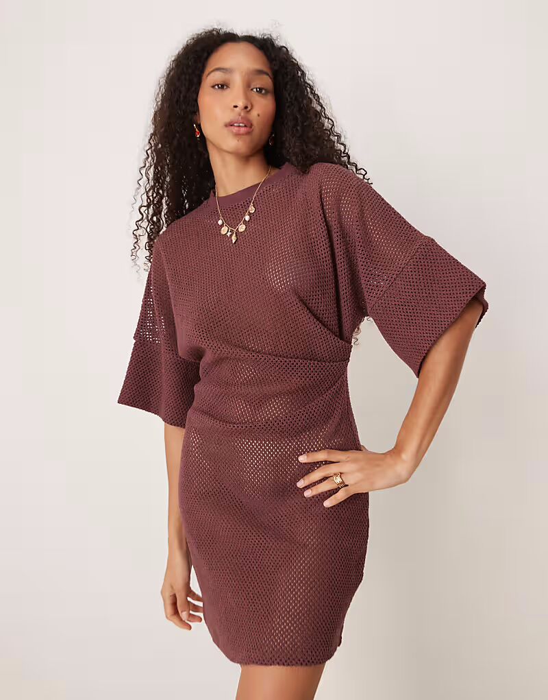 

ASOS DESIGN вязаное крючком мини-платье с подкладкой из футболки шоколадного цвета