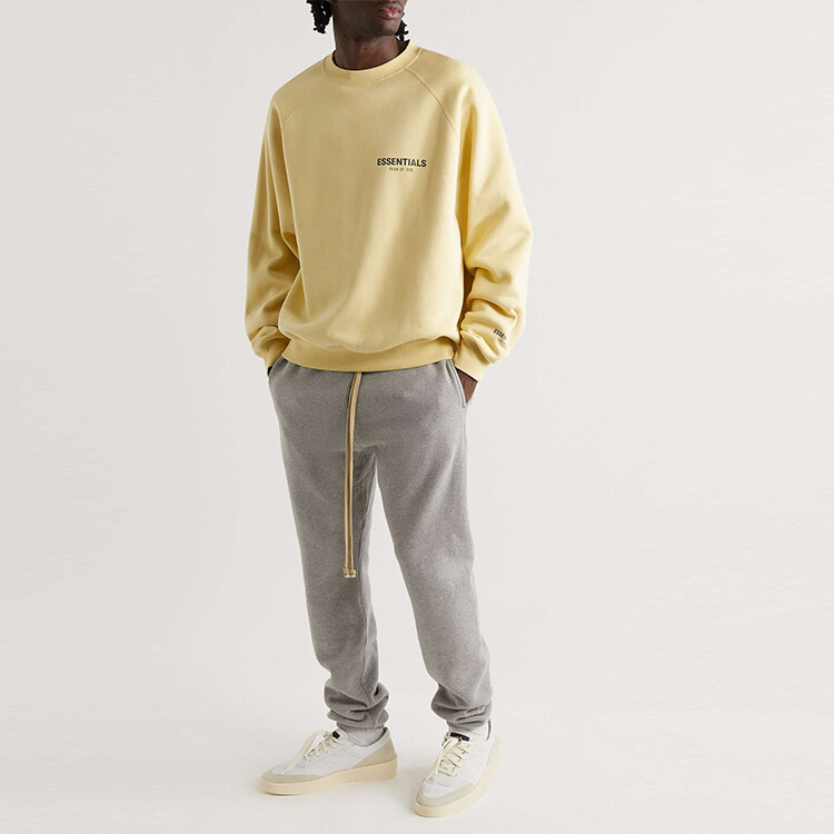 SS22 Толстовка унисекс кремового цвета Fear Of God Essentials, кремовый — фото 2