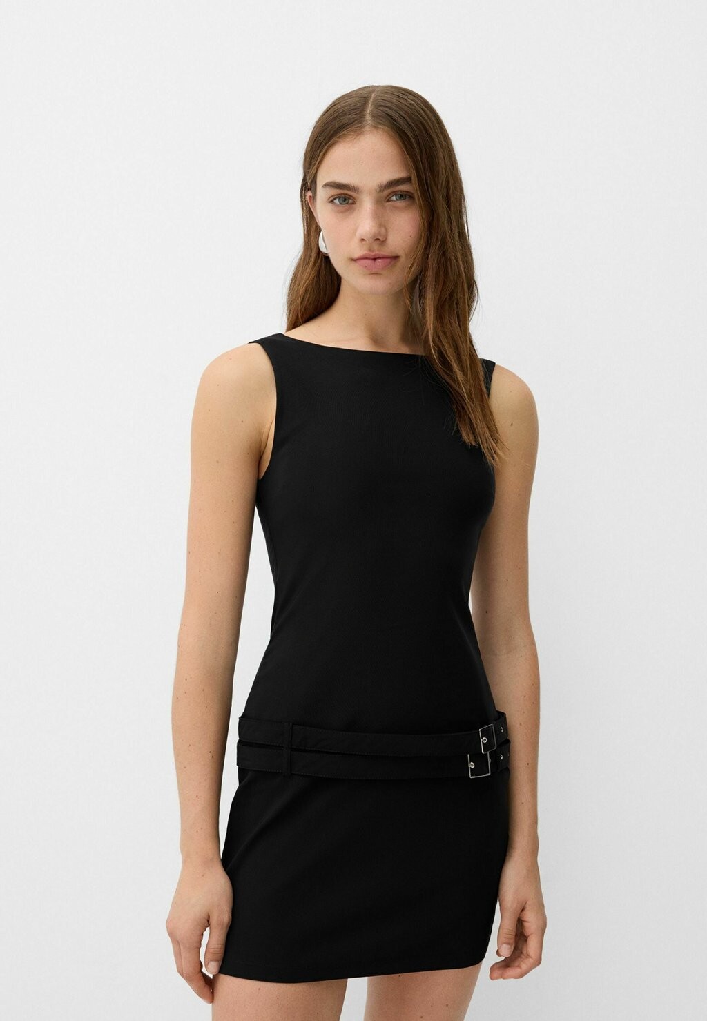 

Платье-футляр BELTED WITH BUCKLES Bershka, черный