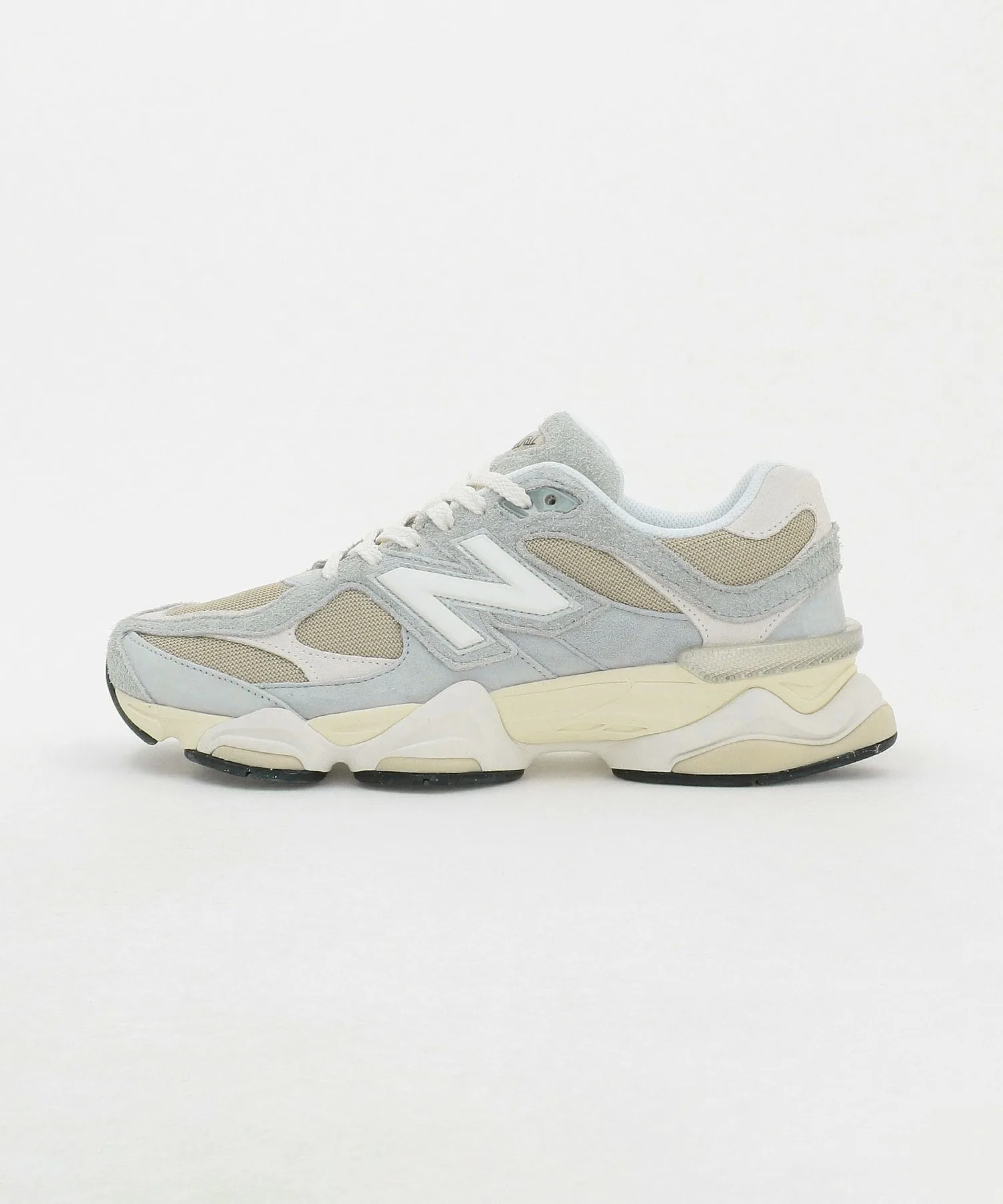 Мужские кроссовки New Balance 9060 с объёмной подошвой серые