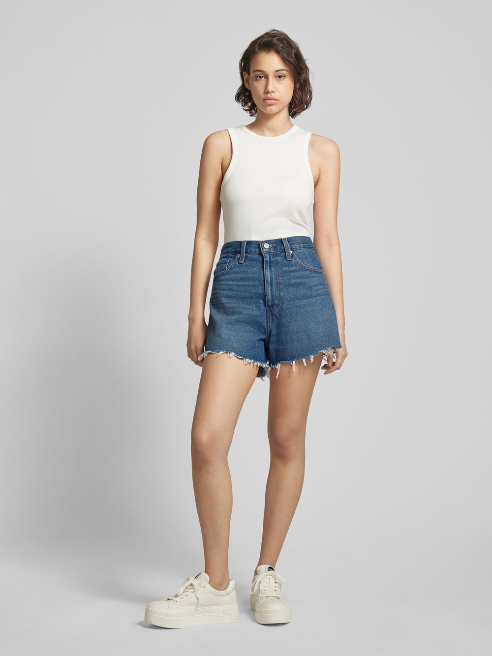 

Джинсовые шорты mom fit с пятью карманами Levi's