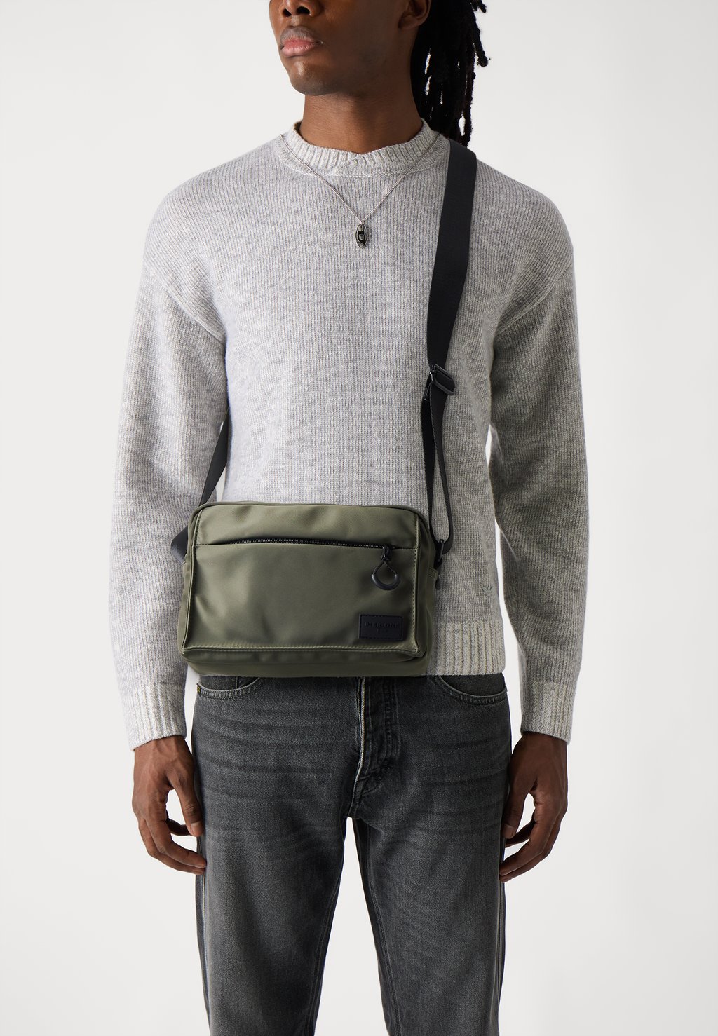 

Сумка через плечо UNISEX Pier One, хаки