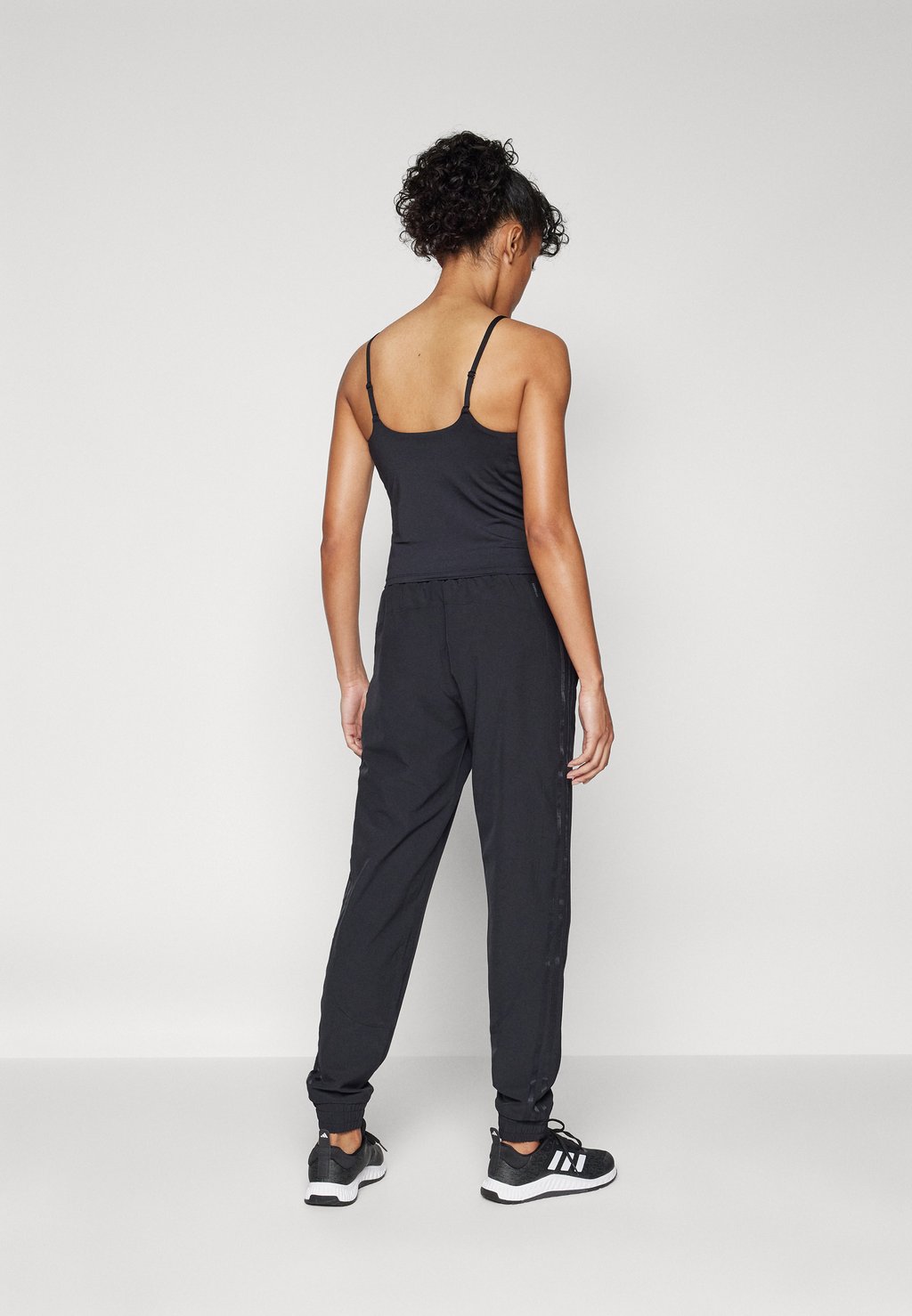 Спортивные брюки PACER ALL GYM STRIPES MID RISE adidas Performance, черный — фото 4