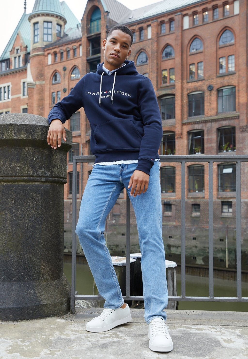 

Толстовка HOODY LOGO Tommy Hilfiger, синий