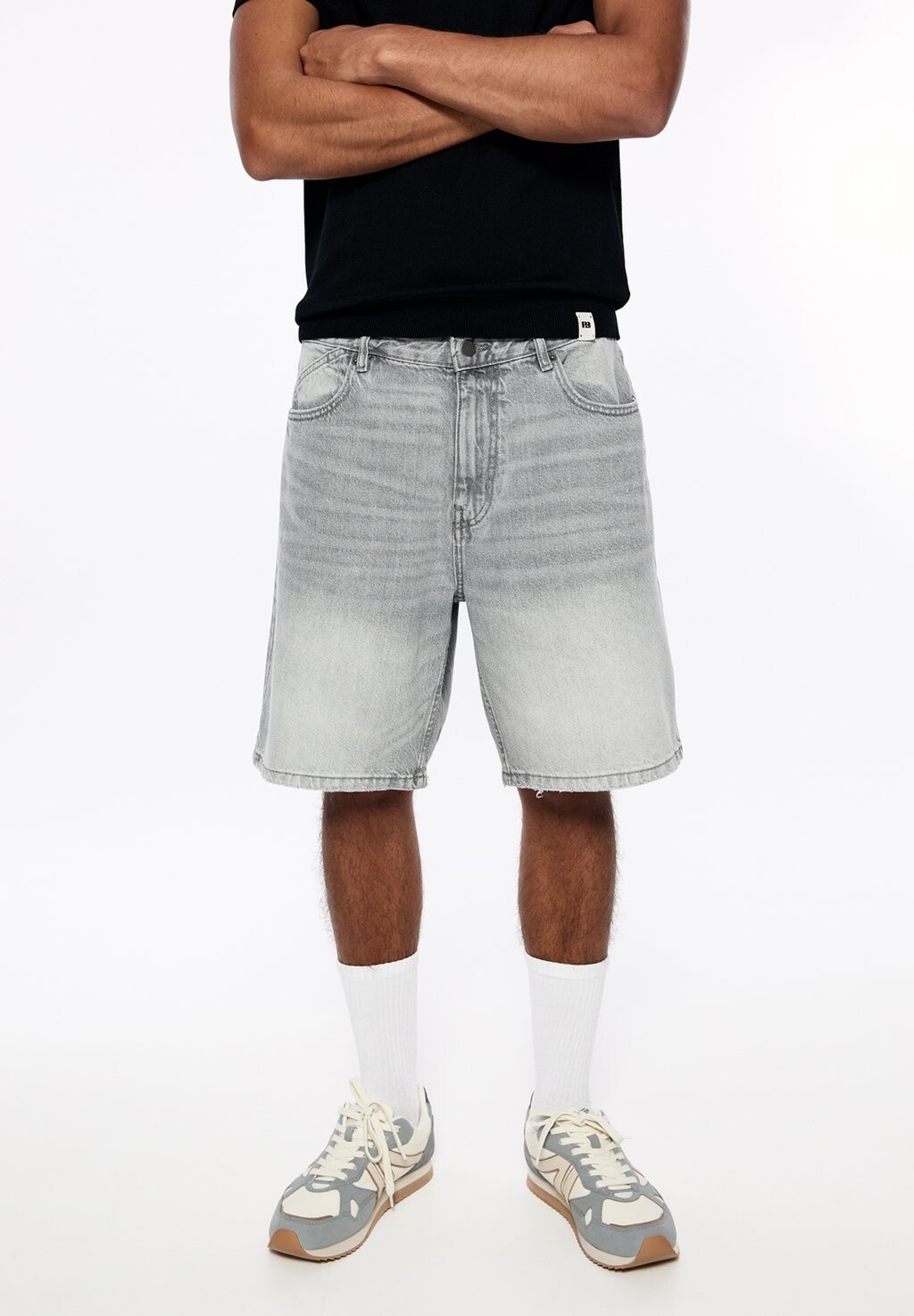 

Джинсовые шорты STANDARD, BERMUDA PULL&BEAR, серый
