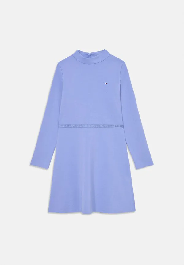 Незаменимое платье-футболка для скейтбордисток Tommy Hilfiger, Vintage Iris