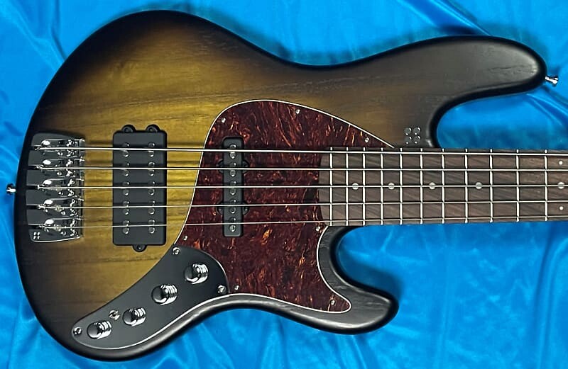 

Басс гитара Sandberg California TM5 SuperLight, Matte Tobacco Burst / Pau Ferro