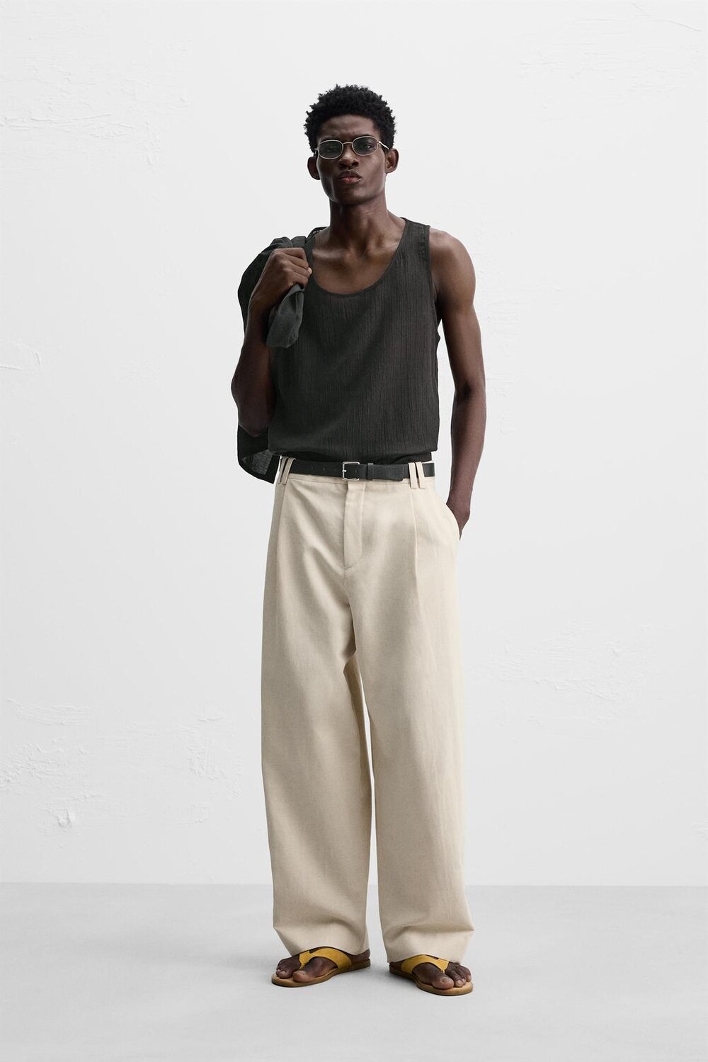 

Брюки balloon fit из хлопка и льна ZARA, светло-бежевый