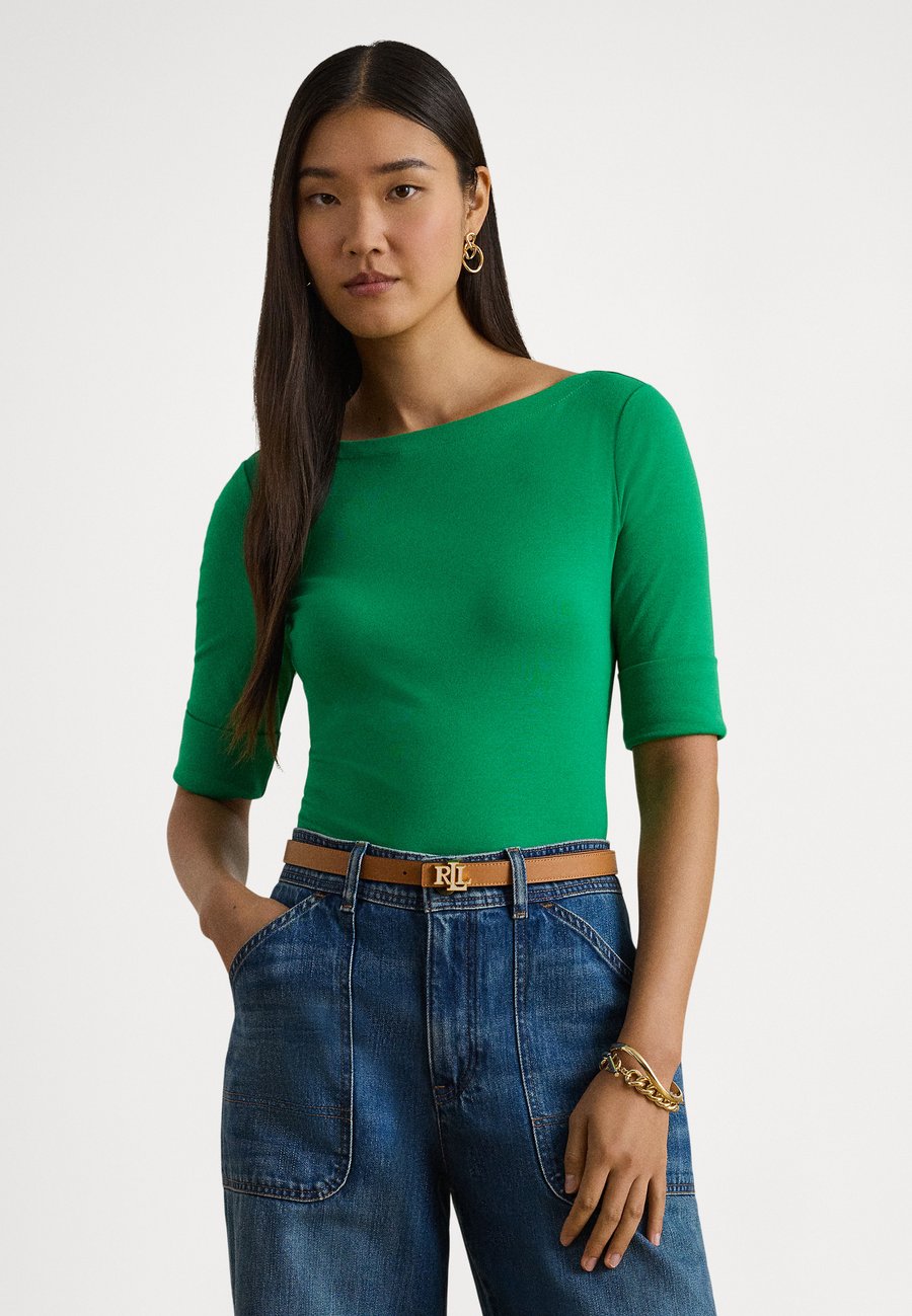 

Футболка Lauren Ralph Lauren Petite STRETCH COTTON BOATNECK TEE, Stem/Green, Зеленый, Футболка Lauren Ralph Lauren Petite STRETCH COTTON BOATNECK TEE, Stem/Green