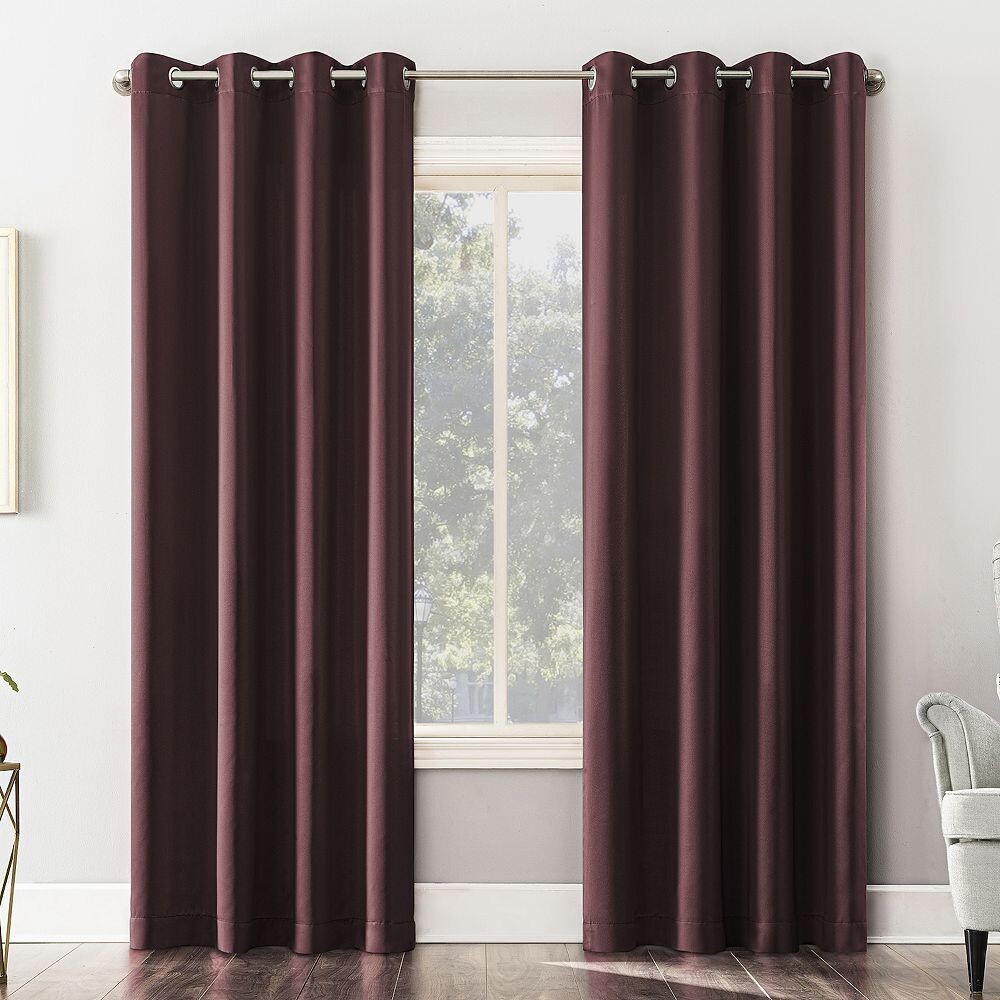 

Sun Zero 1-панельная оконная занавеска Ludlow Blackout с люверсами, цвет Merlot Red