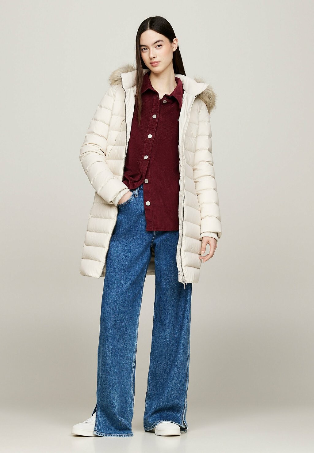 

Пуховое пальто ESSENTIAL HOODED Tommy Jeans, бежевый