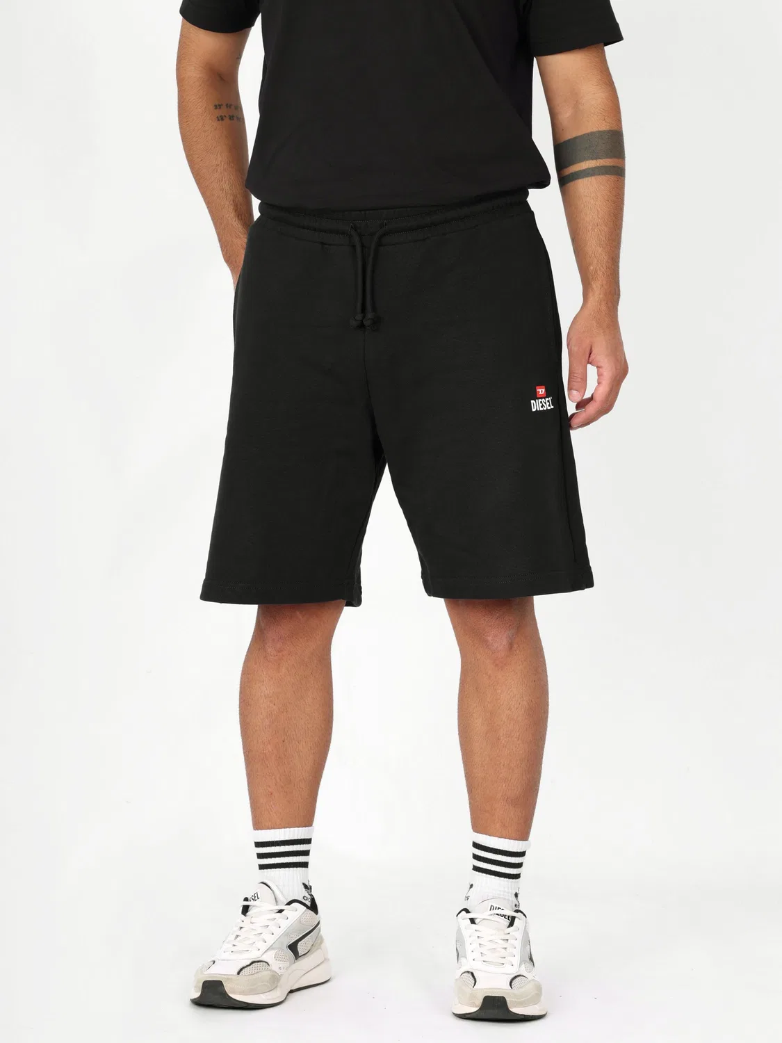 Спортивные шорты Diesel Regular Workout Pants P-CROW SWEAT SHORTS черного цвета — фото 2