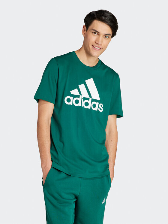 

Футболка стандартного кроя Adidas, зеленый