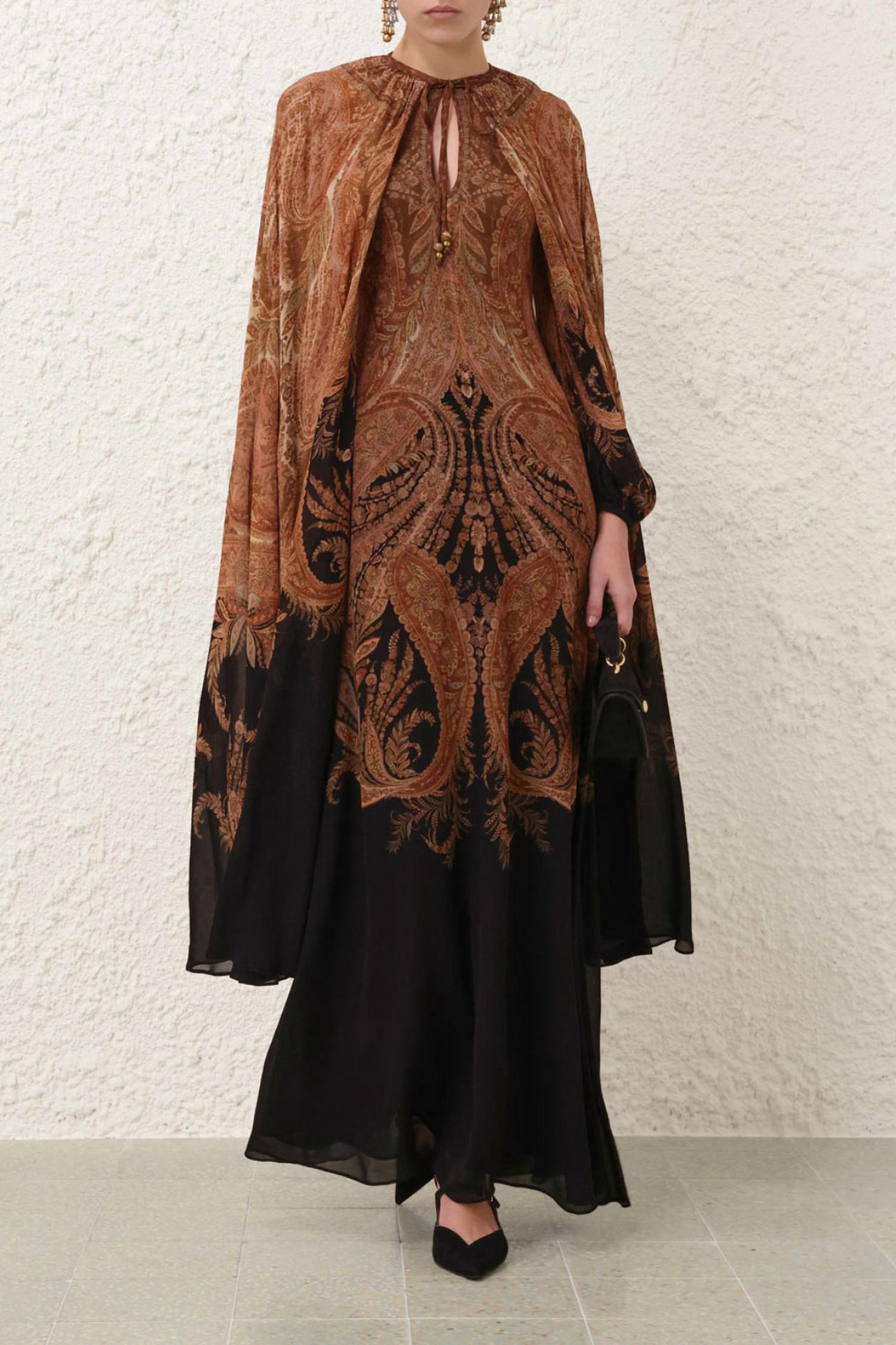 

Платье макси с накидкой Hypnotic в черном цвете с узором пейсли Zimmermann, Black Paisley