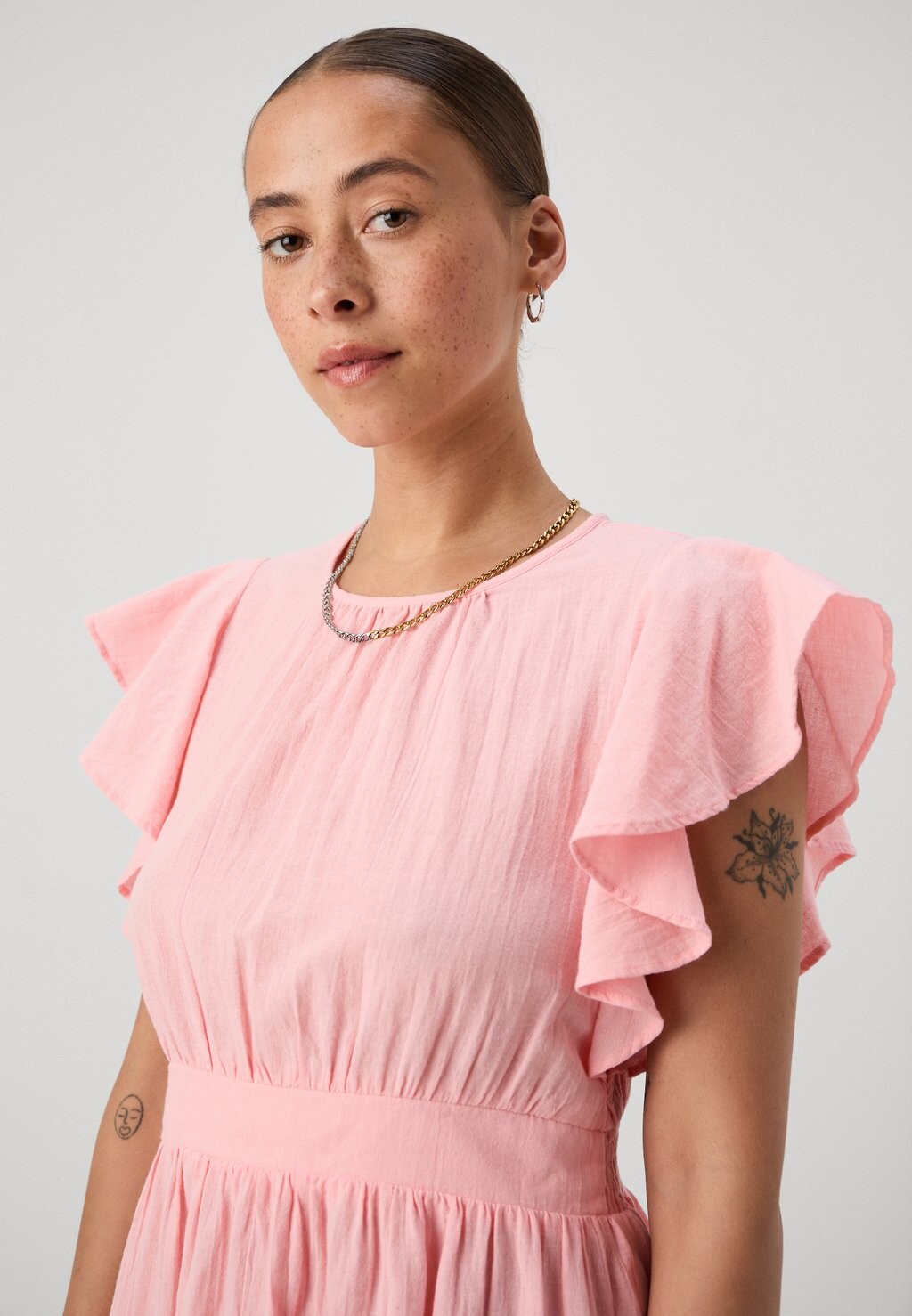 

Летнее платье VMSUI CAP SLEEVE DETAIL DRESS Vero Moda, абрикос