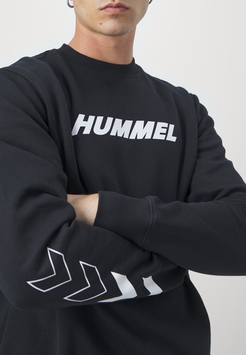 

Спортивный костюм ELEMENTAL SET Hummel, черный