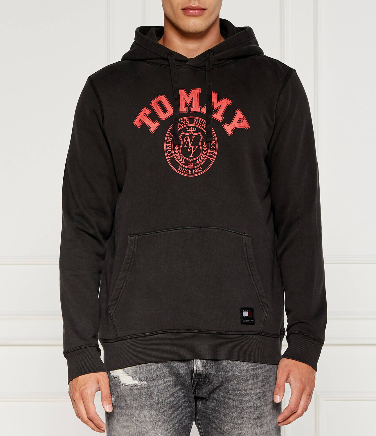 

Толстовка Tommy Jeans Regular Fit, черный