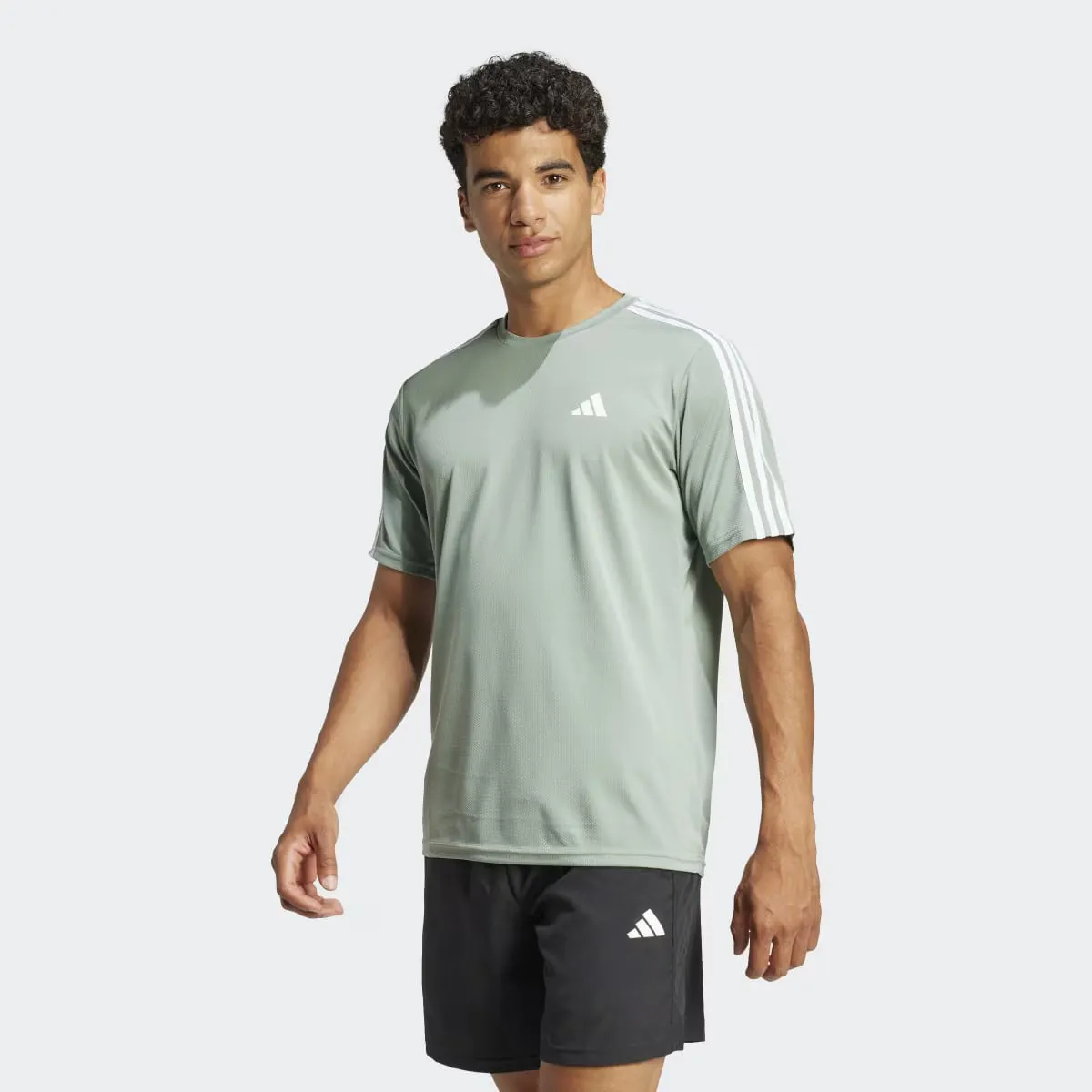 

Мужская футболка Adidas Train Essentials Training с тремя полосками, зеленый
