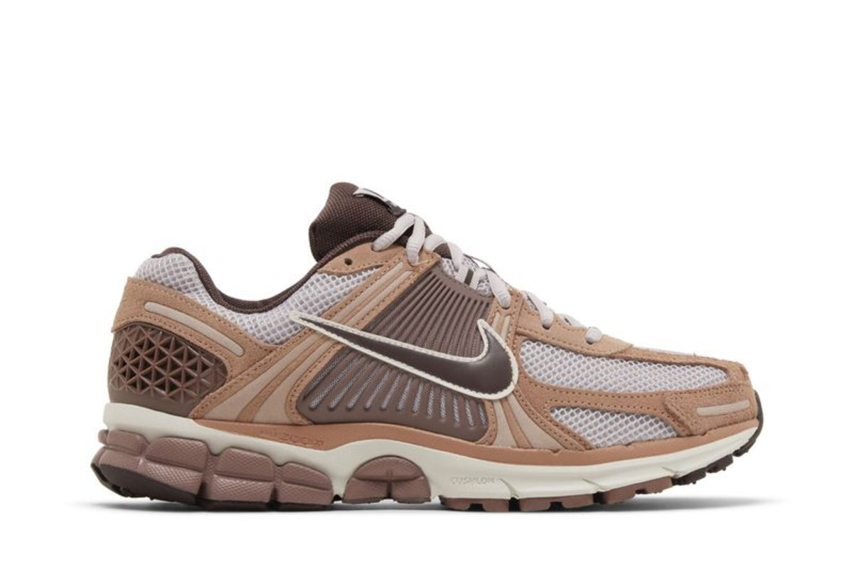 

Кроссовки Nike Zoom Vomero 5 Dusted Clay, коричневый
