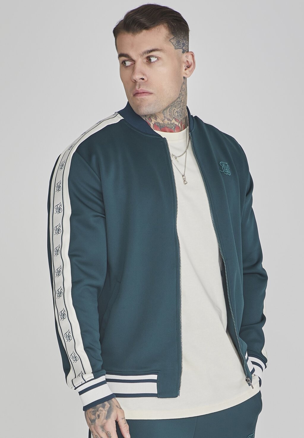 

Куртка-бомбер SIKSILK, зеленая