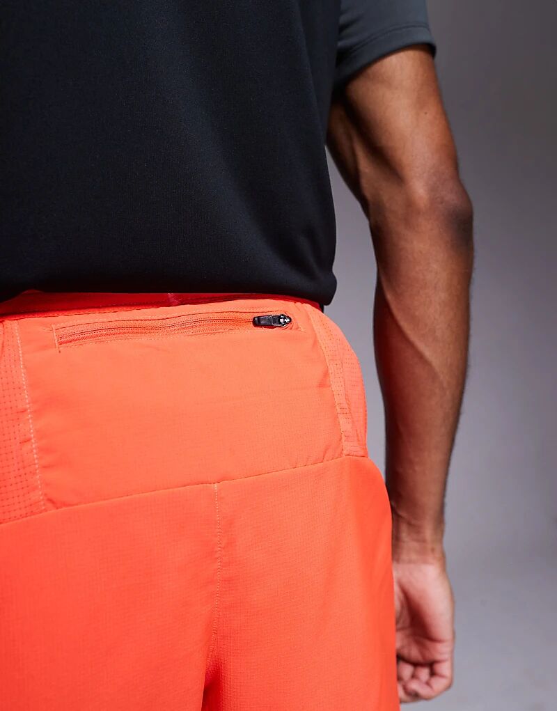 Шорты Nike Running Dri-FIT Stride 5 дюймов красного цвета — фото 4