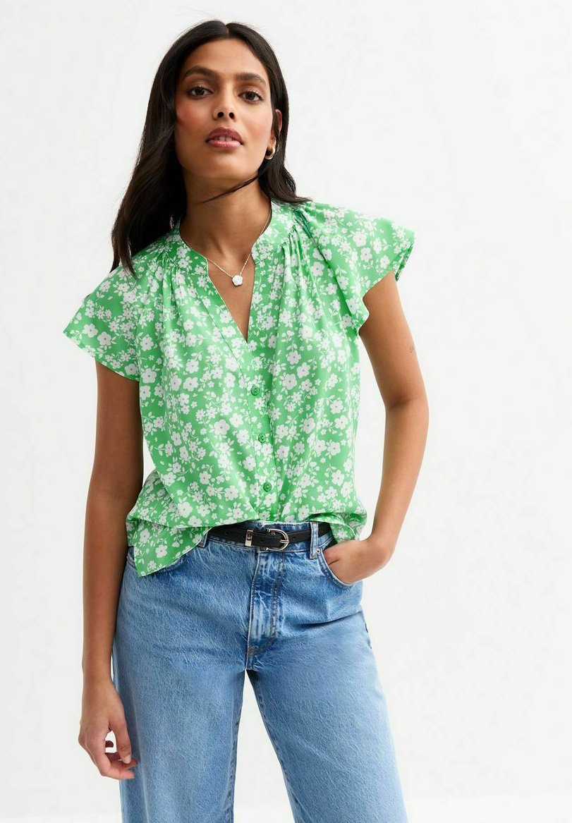 

Блузка на пуговицах FLORAL PRINT FLUTTER SLEEVE New Look, цвет Green Pattern