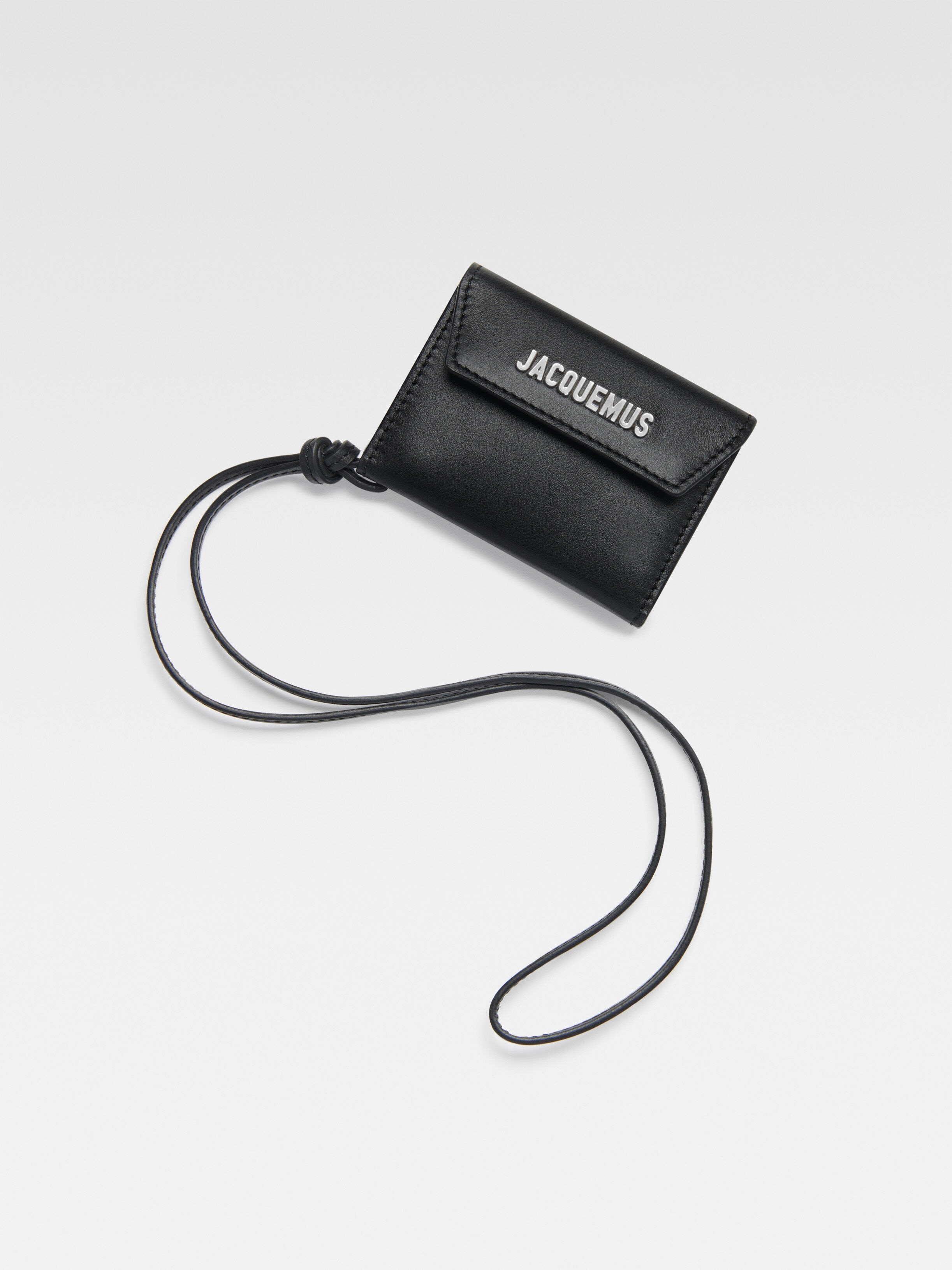 

Кошелек-конверт JACQUEMUS The Jacquemus wallet, черный
