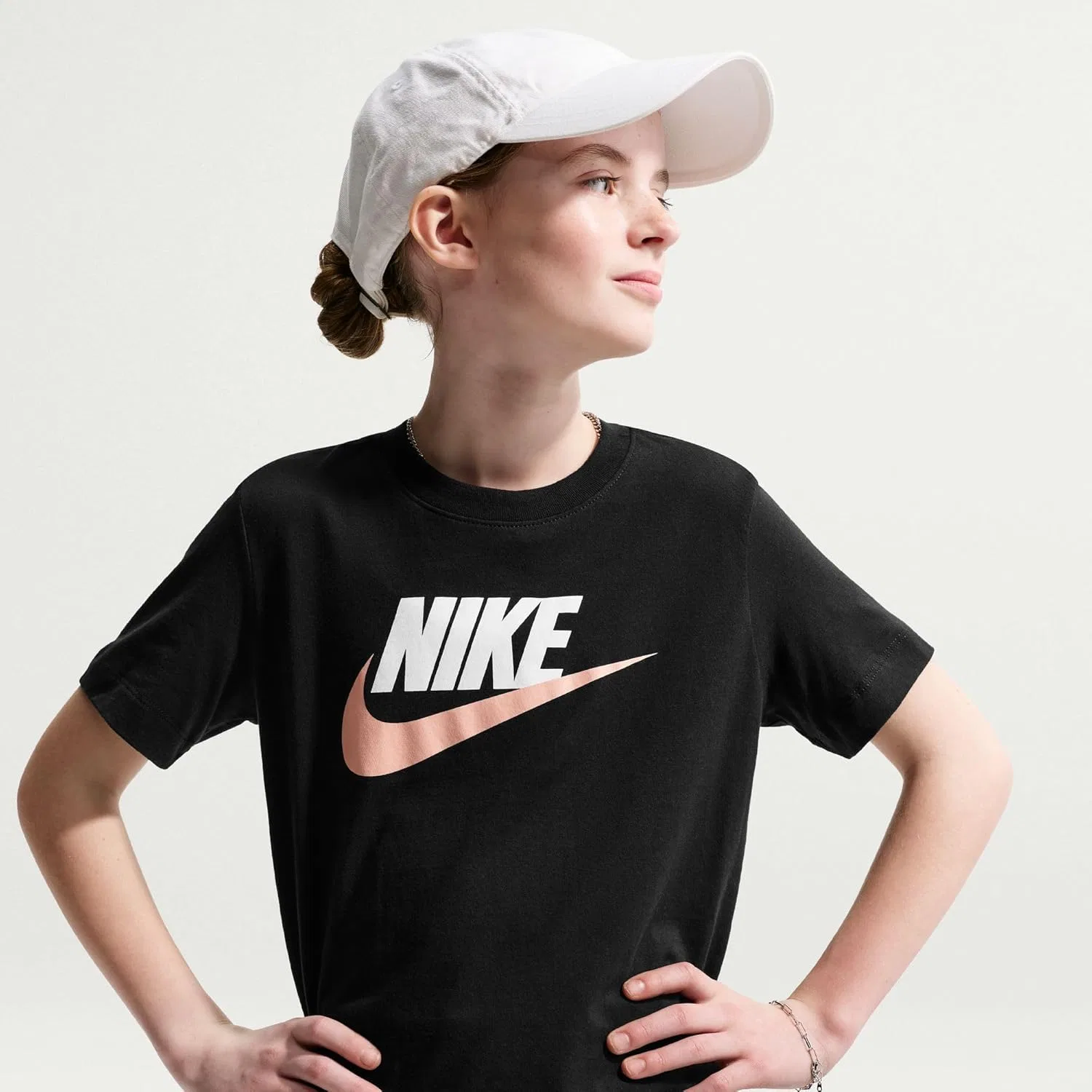 Футболка Nike Sportswear Club с логотипом, Black/White/Arctic Orange — фото 2