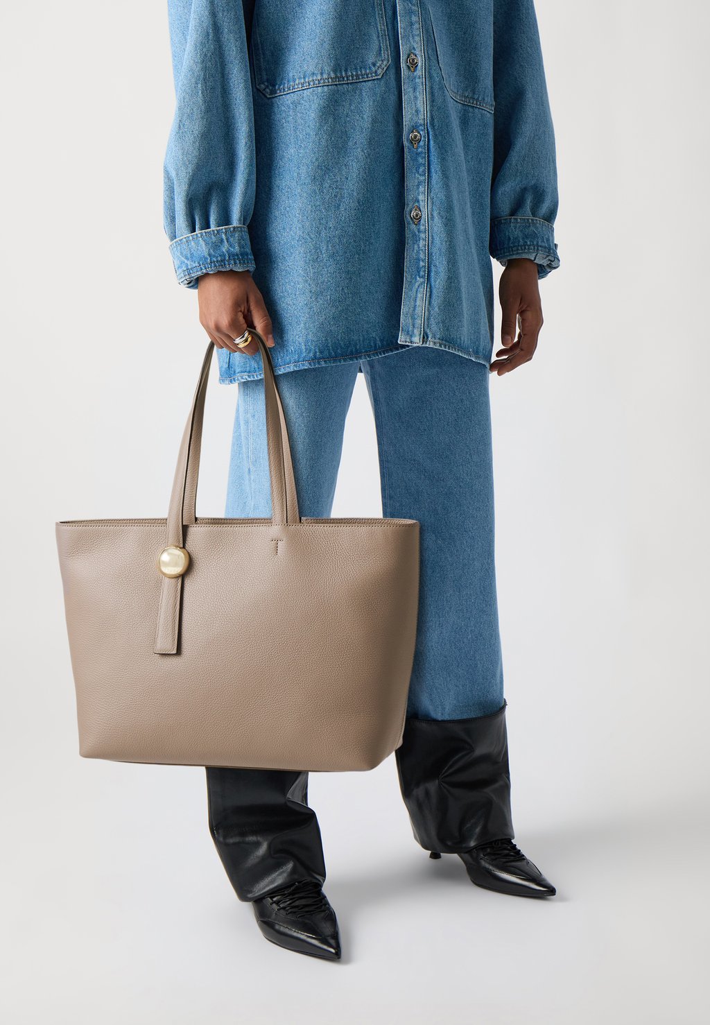 

Сумка-тоут SFERA TOTE Furla, серый