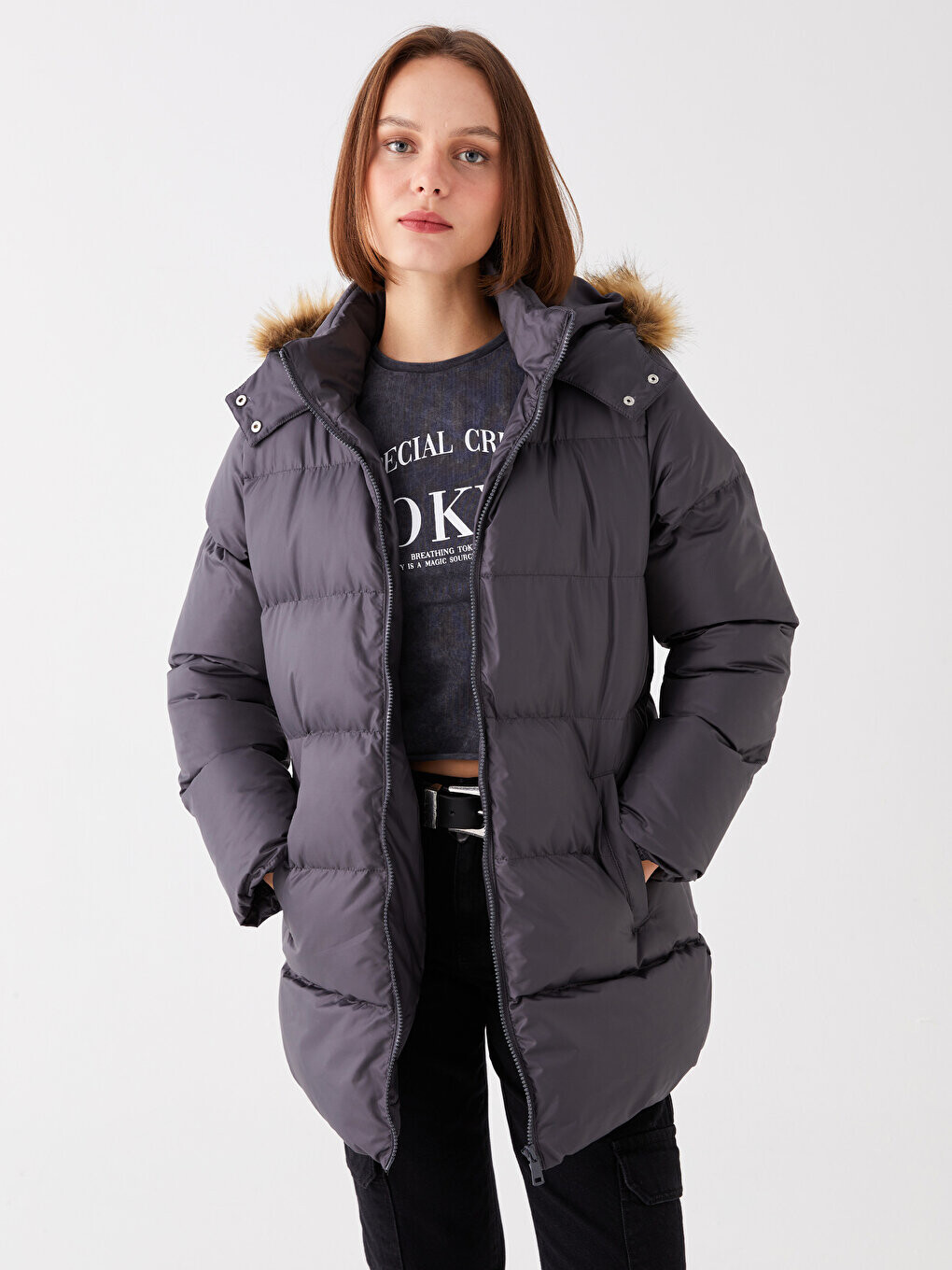 

Женское однотонное пуховик с капюшоном LCW Casual, углерод