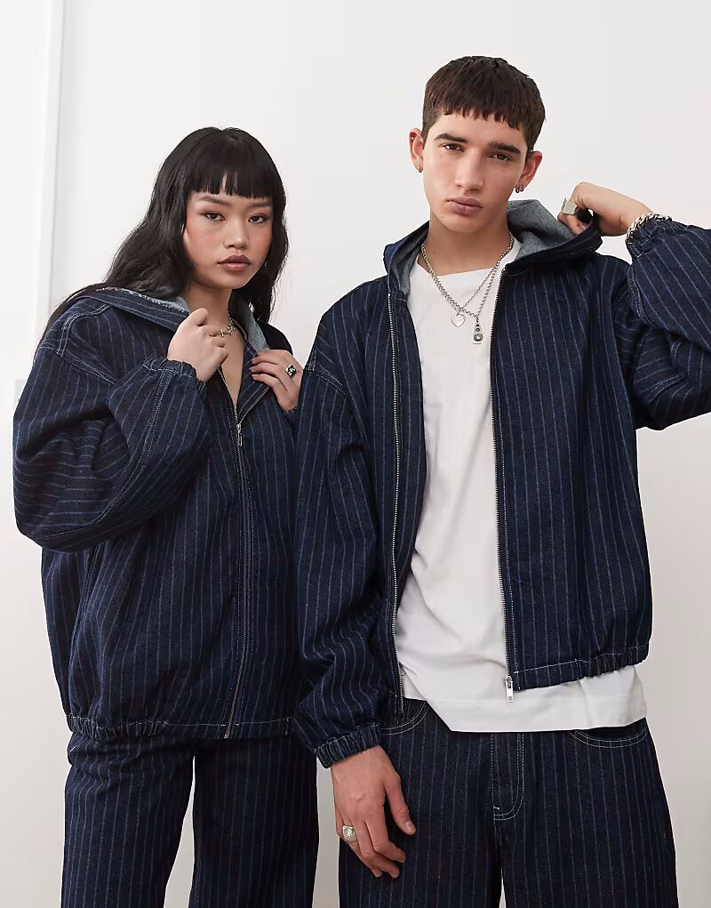

Куртка джинсовая унисекс с капюшоном Reclaimed Vintage в тонкую полоску цвета индиго