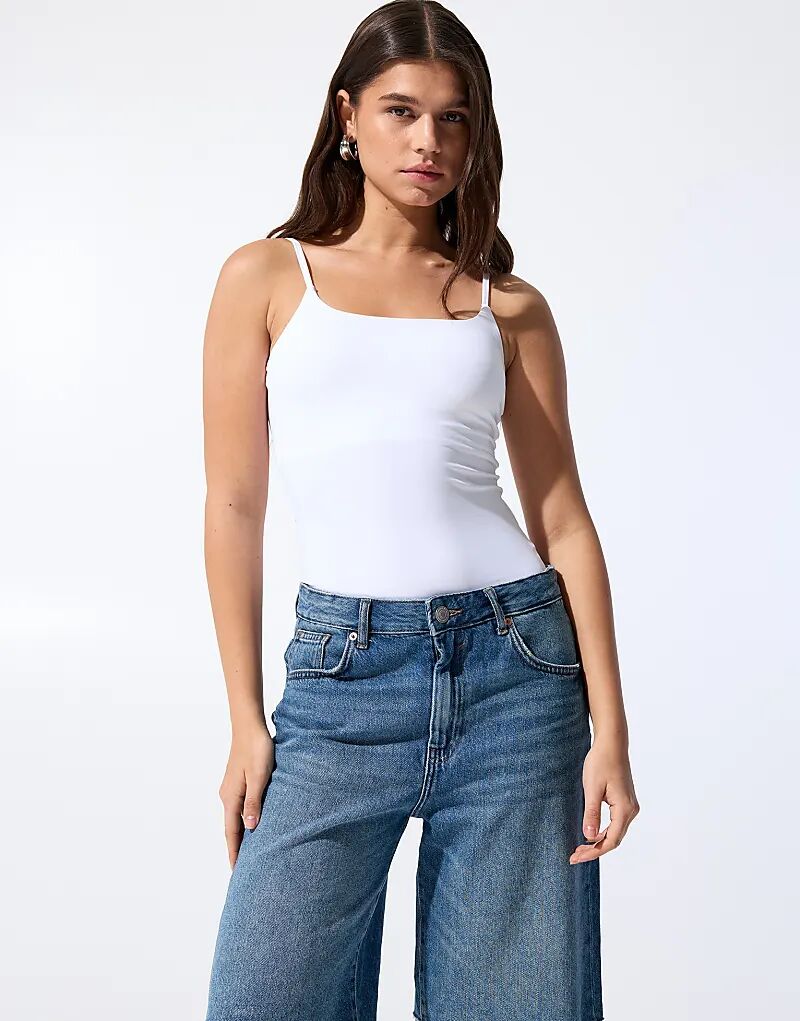

Топ Pull&Bear из полиамида с тонкими бретелями белого цвета