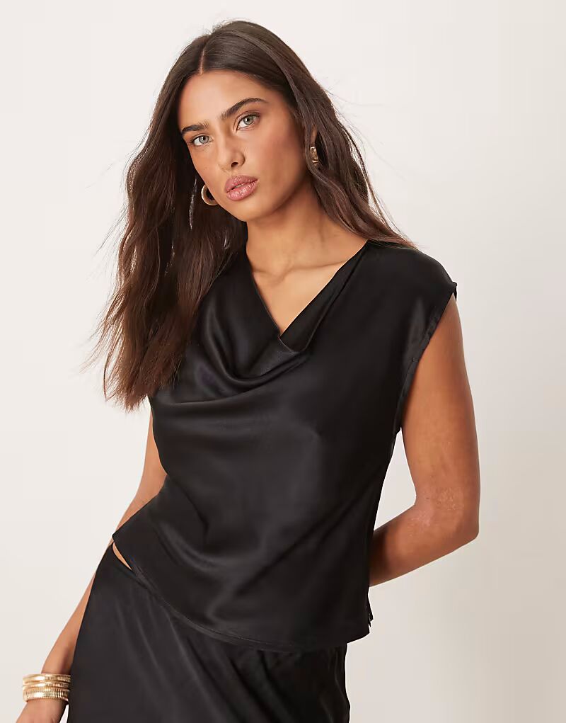 

Топ с воротником-хомут из атласа ASOS DESIGN черного цвета