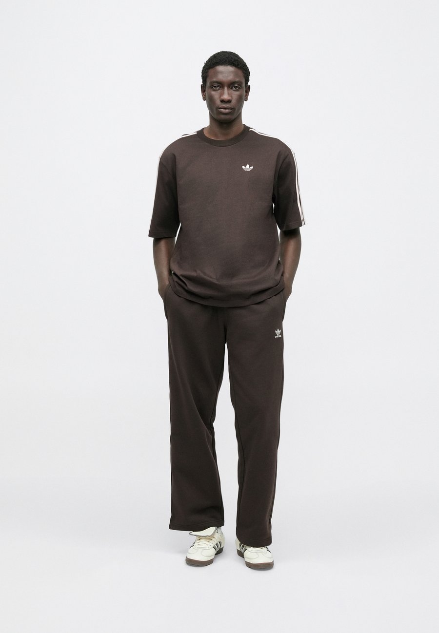 Футболка Adidas Originals Print T-shirt, Aurora Coffee/Dark Brown — фото 3